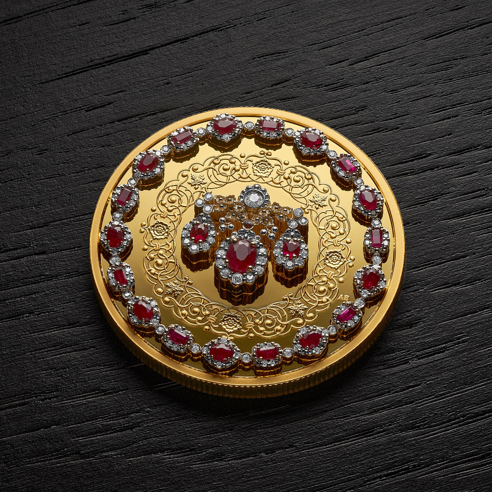 Crown Jewels: A Tribute to the 100th Anniversary of the Birth of Queen Elizabeth II Pure Gold Coin Royal Canadian Mint